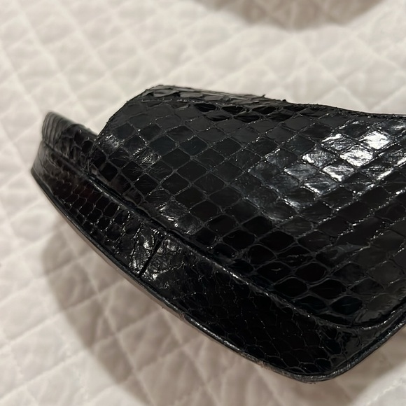 Vera Wang Lavender black platform pump. Since 9.5M - Picture 8 of 10